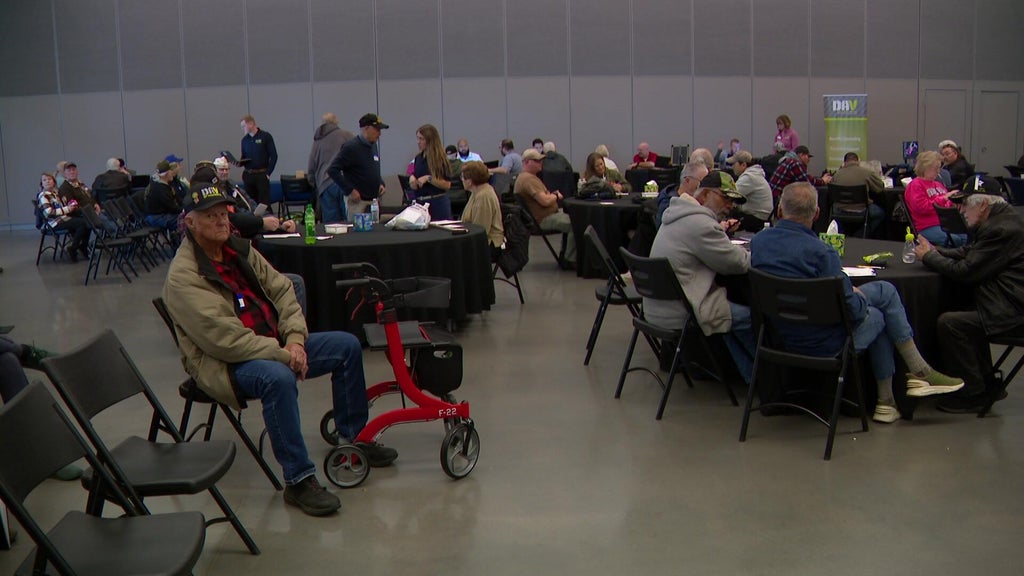 Minnesota veterans receiving claims assistance, health exams at clinic — WCCO / CBS Minnesota, New York Arts news